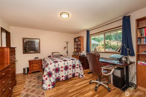 Bedroom - 151 Fairway Dr, Sequim, WA 98382 photo 2 of 4
