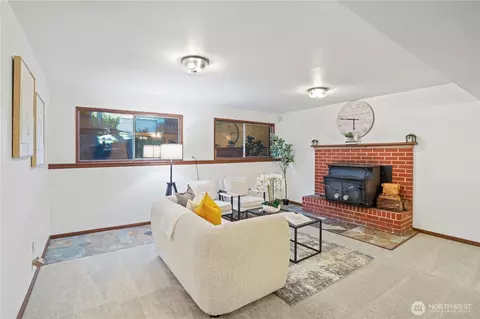 Living - 9029 Cascadia Ave, Everett, WA 98208 photo 3 of 3