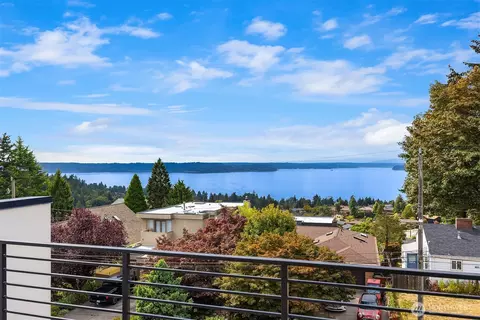 8828 B 38th Ave SW, Seattle, WA 98126