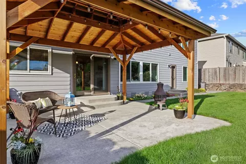 Exterior - 4422 240th Pl SE, Bothell, WA 98021 photo 4 of 7
