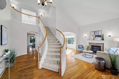Entry Way - 4422 240th Pl SE, Bothell, WA 98021 photo 2 of 5