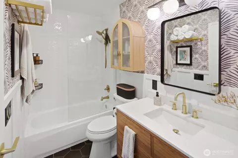 Bath - 12012 NE 204th Pl #C203, Bothell, WA 98011 photo 1 of 1