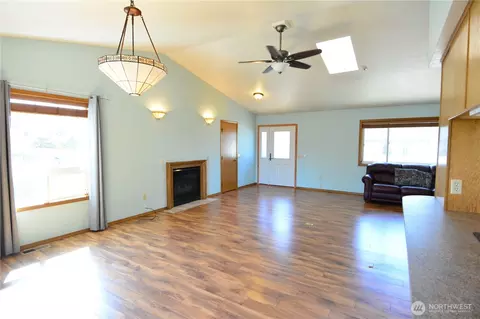 Living - 50 Crownview Ln, Sequim, WA 98382 photo 3 of 7