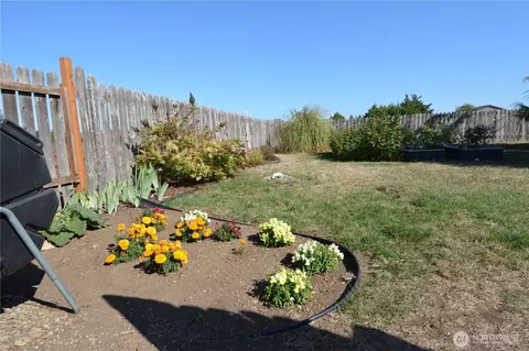 Exterior - 50 Crownview Ln, Sequim, WA 98382 photo 9 of 12