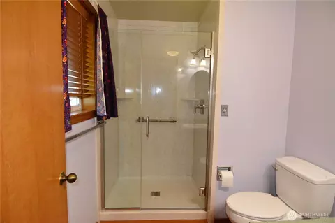 Bath - 50 Crownview Ln, Sequim, WA 98382 photo 4 of 4