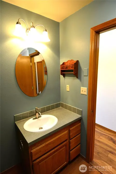 Bath - 50 Crownview Ln, Sequim, WA 98382 photo 1 of 4