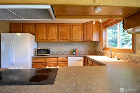 Kitchen - 50 Crownview Ln, Sequim, WA 98382 photo 2 of 2