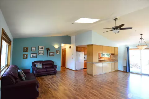Living - 50 Crownview Ln, Sequim, WA 98382 photo 4 of 7