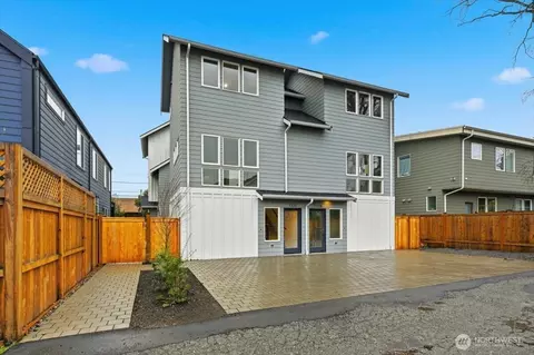 7320 11th Ave NE, Seattle, WA 98115