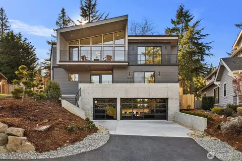 1653 105th Ave SE, Bellevue, WA 98004