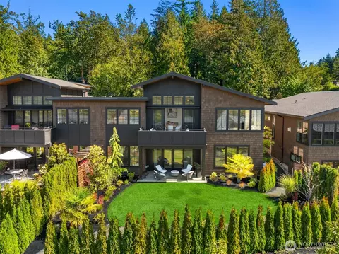 4833 Rosalind Rd NE, Bainbridge Island, WA 98110