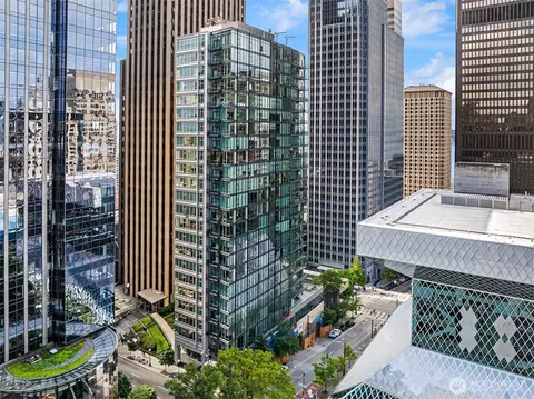 909 5th Ave #502, Seattle, WA 98164