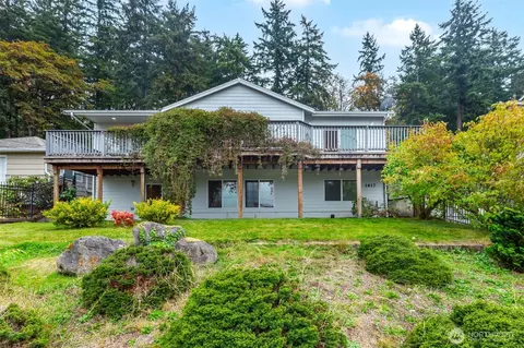 1617 5th St SE, Puyallup, WA 98372