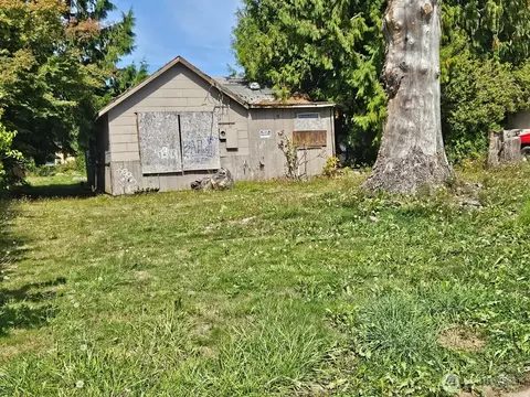 911 Miller St, Kelso, WA 98626