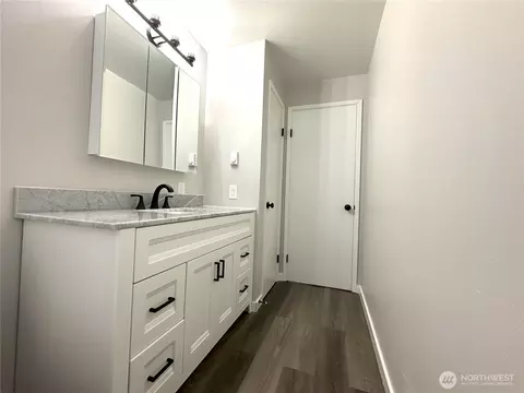 Bath - 2501 Rucker Ave, Everett, WA 98201 photo 4 of 4