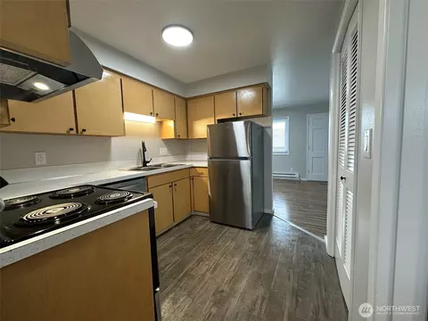 Kitchen - 2501 Rucker Ave, Everett, WA 98201 photo 3 of 4