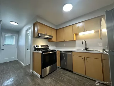 Kitchen - 2501 Rucker Ave, Everett, WA 98201 photo 2 of 4
