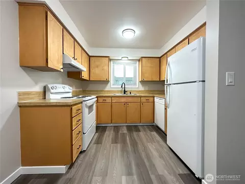 Kitchen - 2501 Rucker Ave, Everett, WA 98201 photo 4 of 4