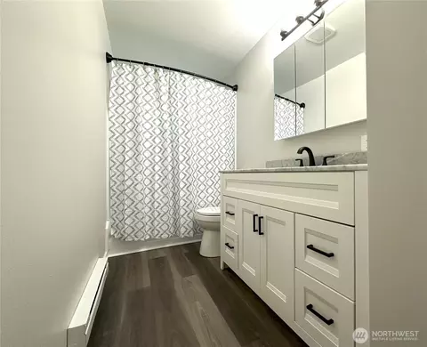 Bath - 2501 Rucker Ave, Everett, WA 98201 photo 3 of 4