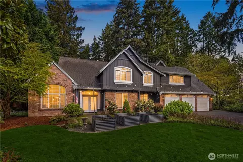 10444 SE 22nd St, Bellevue, WA 98004