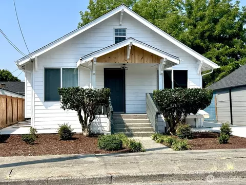 305 Meadow Ave N, Renton, WA 98057