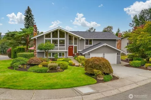 10503 158th Ave NE, Redmond, WA 98052