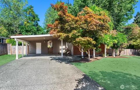 11026 SE 31st St, Bellevue, WA 98004