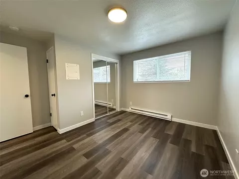 Bedroom - 8806 3rd Ave SE, Everett, WA 98208 photo 8 of 8