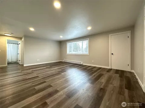 Living - 8806 3rd Ave SE, Everett, WA 98208 photo 7 of 7
