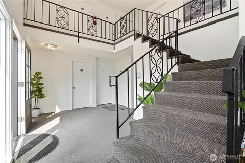 Entry Way - 8806 3rd Ave SE, Everett, WA 98208 photo 2 of 3