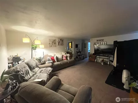Living - 8806 3rd Ave SE, Everett, WA 98208 photo 6 of 7