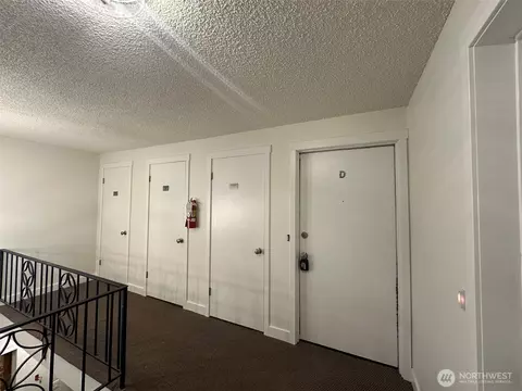 Entry Way - 8806 3rd Ave SE, Everett, WA 98208 photo 3 of 3