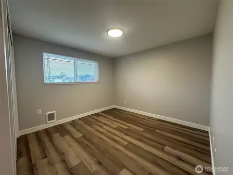 Bedroom - 8806 3rd Ave SE, Everett, WA 98208 photo 4 of 8
