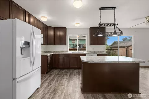 Kitchen - 1412 200th Street Ct E, Spanaway, WA 98387 photo 3 of 4