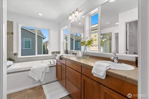 Bath - 3608 182nd St SE, Bothell, WA 98012 photo 3 of 4