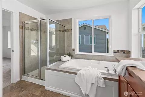 Bath - 3608 182nd St SE, Bothell, WA 98012 photo 2 of 4