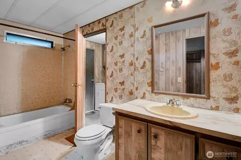Bath - 19501 129th Ave NE, Bothell, WA 98011 photo 2 of 2