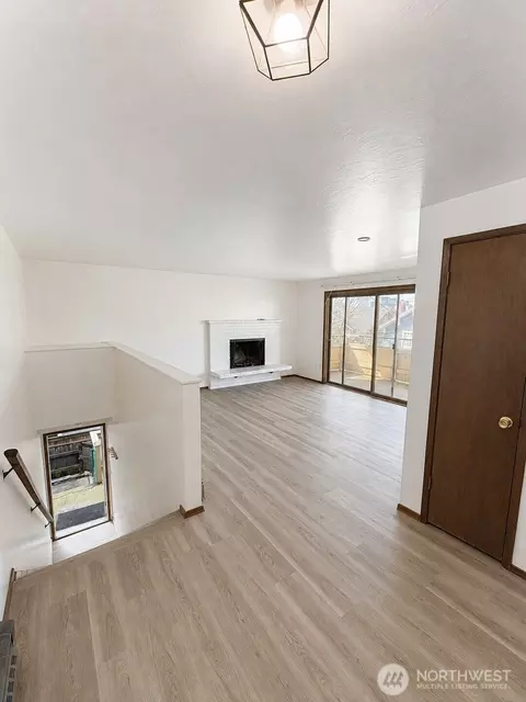 Living - 426 11th Ave E, Seattle, WA 98102 photo 1 of 1