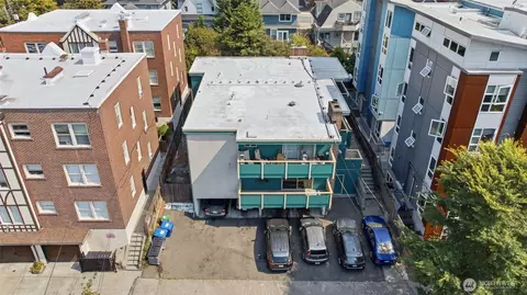 View/Area - 426 11th Ave E, Seattle, WA 98102 photo 1 of 2