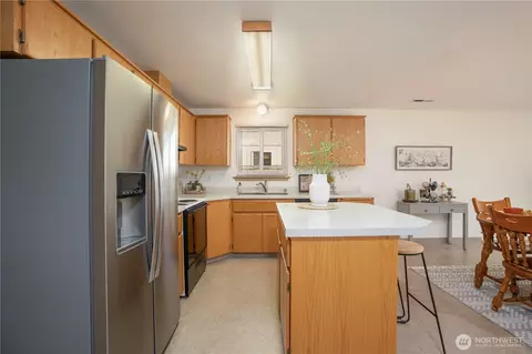 Kitchen - 306 Williams Blvd NW, Orting, WA 98360 photo 3 of 3