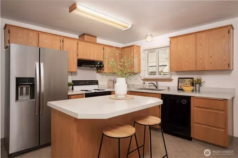 Kitchen - 306 Williams Blvd NW, Orting, WA 98360 photo 1 of 3