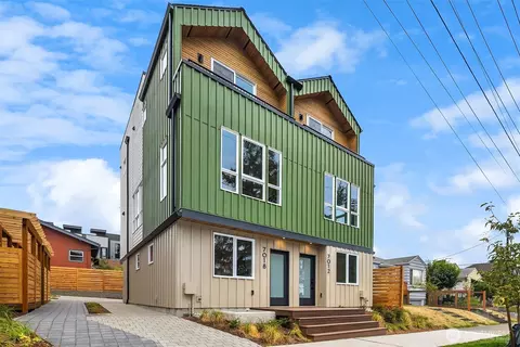7018 8th Ave NE, Seattle, WA 98115