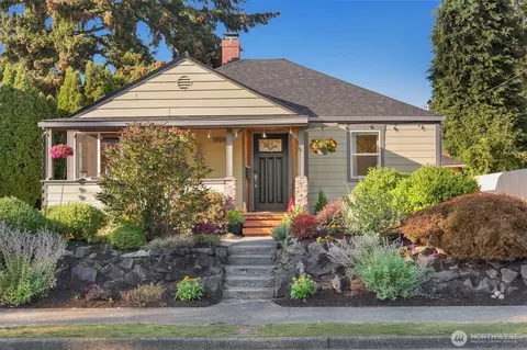 3924 SW Holden St, Seattle, WA 98136