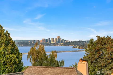 View/Area - 2332 33rd Ave S, Seattle, WA 98144 photo 1 of 1