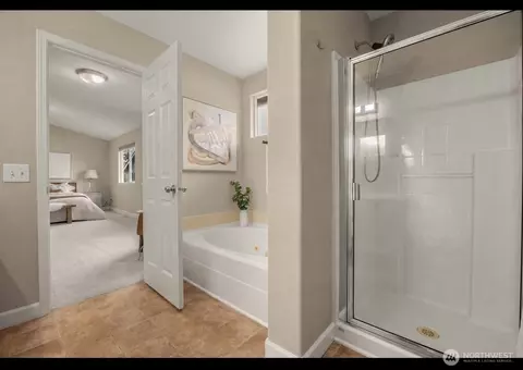 Bath - 18631 10th Ave SE, Bothell, WA 98012 photo 3 of 6