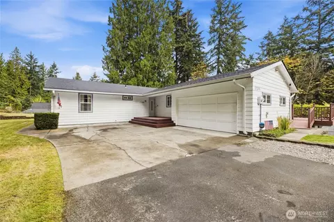 17209 45th St E, Lake Tapps, WA 98391
