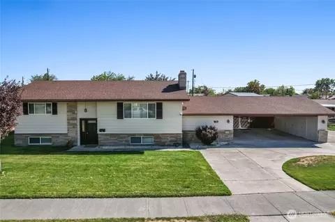 917 S Dahlia Dr, Moses Lake, WA 98837