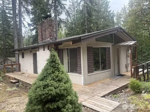 450 N Duckabush Dr W, Hoodsport, WA 98548