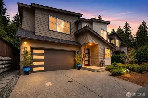24387 NE 24th St, Sammamish, WA 98074