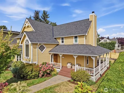 560 N 76th St, Seattle, WA 98103
